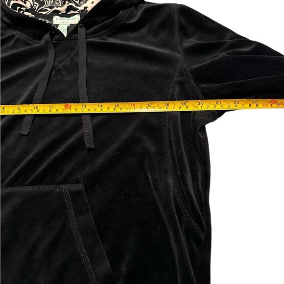 NWOT Silverwear New York Black Velvet Kangaroo Floral Pattern Hoodie, size L - Picture 5 of 6